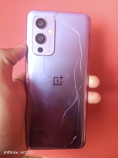 OnePlus 9 with green lines