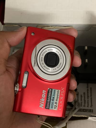 NIKON COOLPIX S2500  &  Samsung SH100