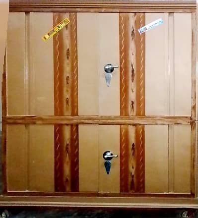 Peta Almari New Condition