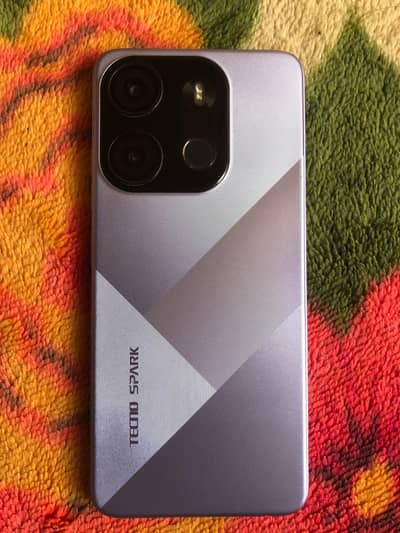Tecno spark go 4/64 Gb