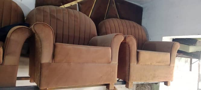5 seter sofa set new      contact 03046117338