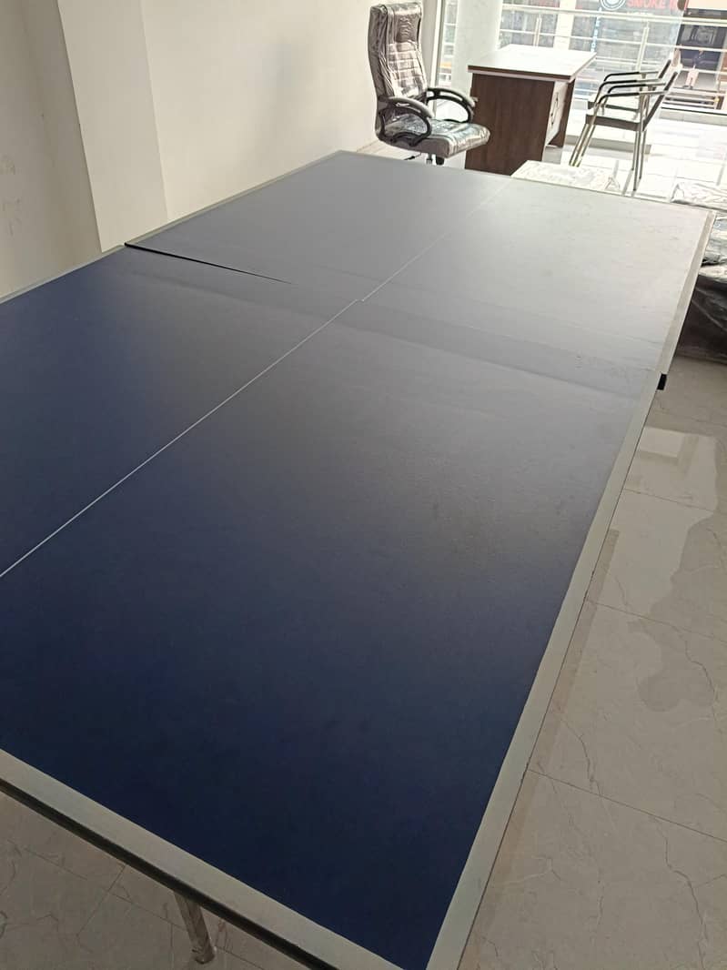 Table with Rackets 0