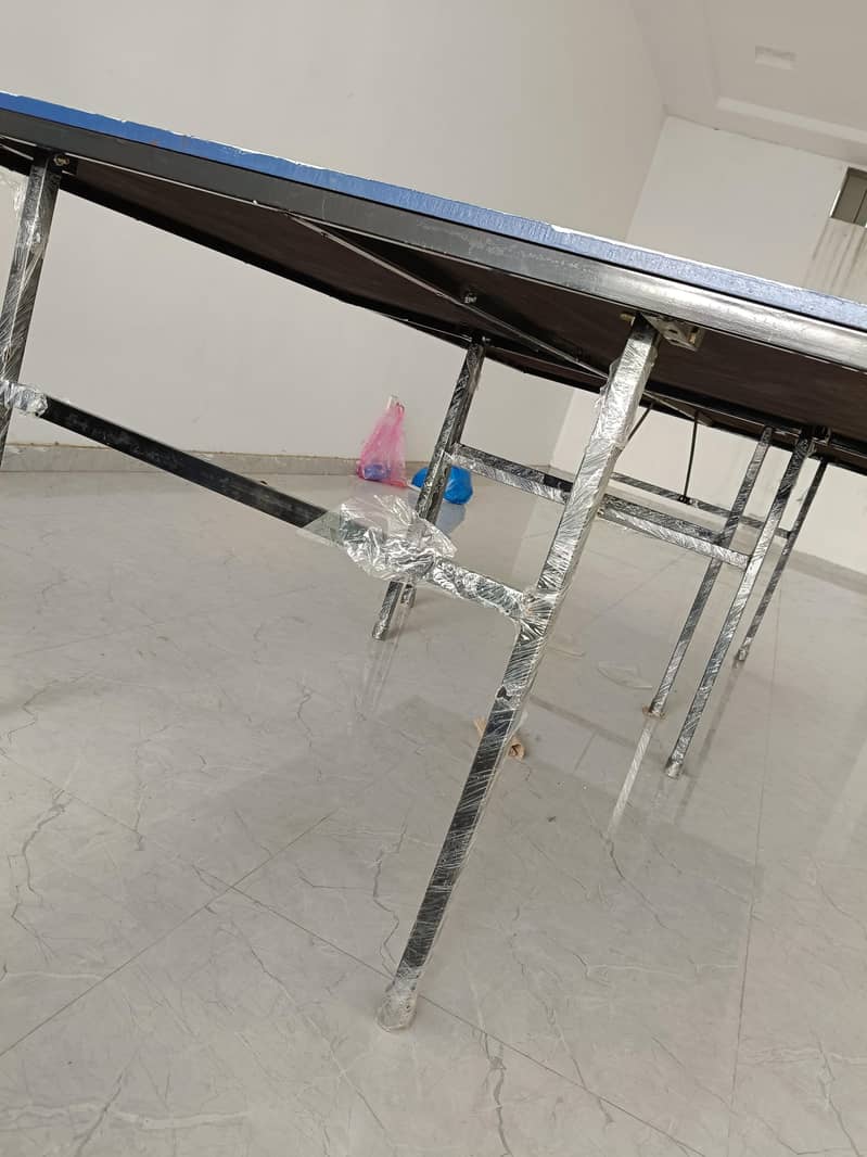 Table with Rackets 2