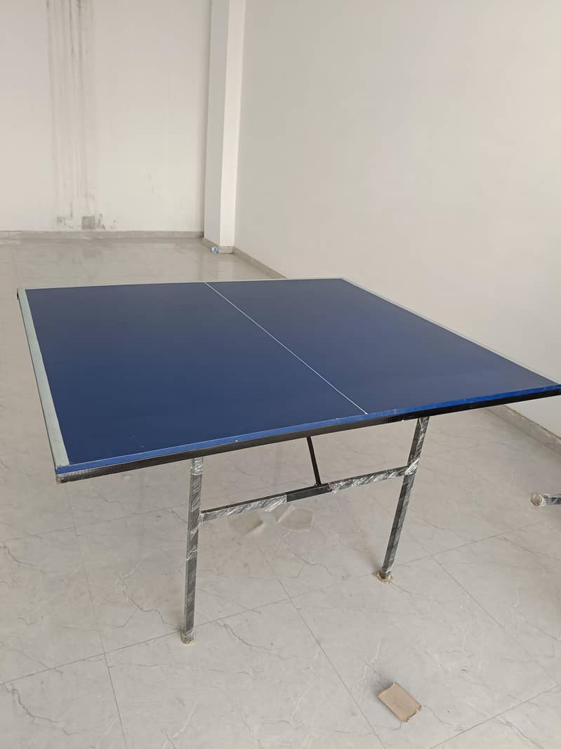 Table with Rackets 5