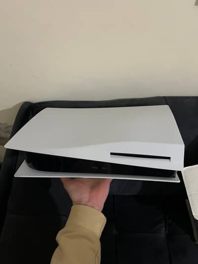 Playstation 5 825gb with 1 year subscription and 2 controllers