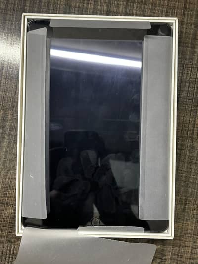 Ipad 9 - 10/10 with box - super good battery time
