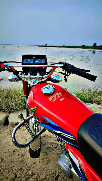 only one hand used for home location mir hazar jatoi