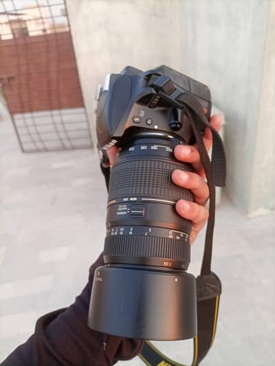 tamron 70-300 F4-5.6 Di non Vc macro lens  (only lens)