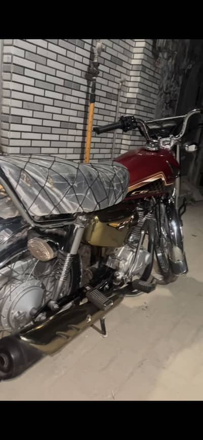 Honda 125 gold edition