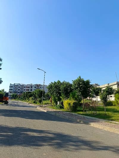 Residential Plot Sized 1 Kanal Is Available For sale In Top City 1 - Block I