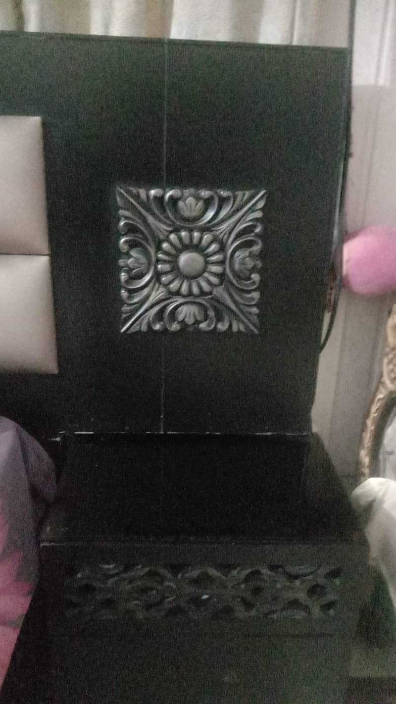 Bed set with side table 1