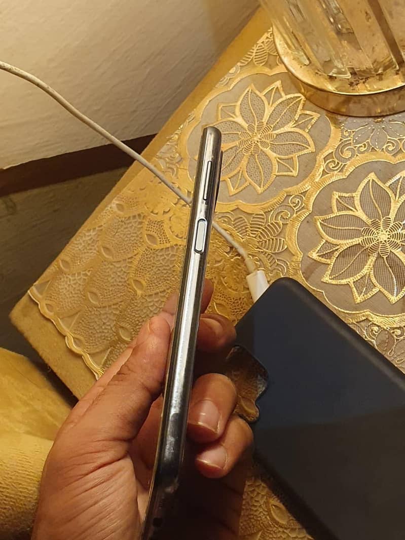 Google Pixel 6a Read Ad 8