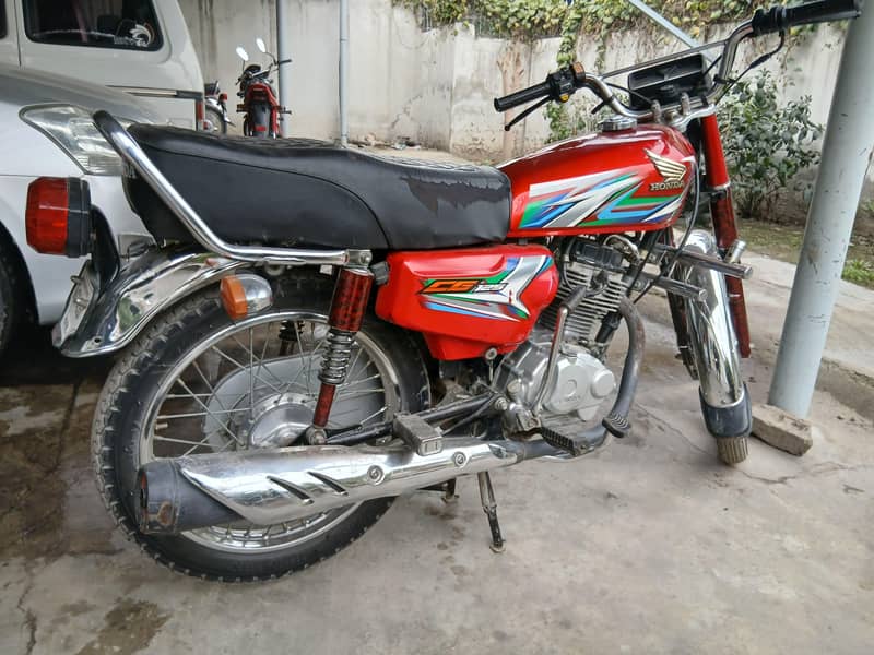 جی ہونڈا موٹر سائیکل ہے 2023 ماڈل ہے 2