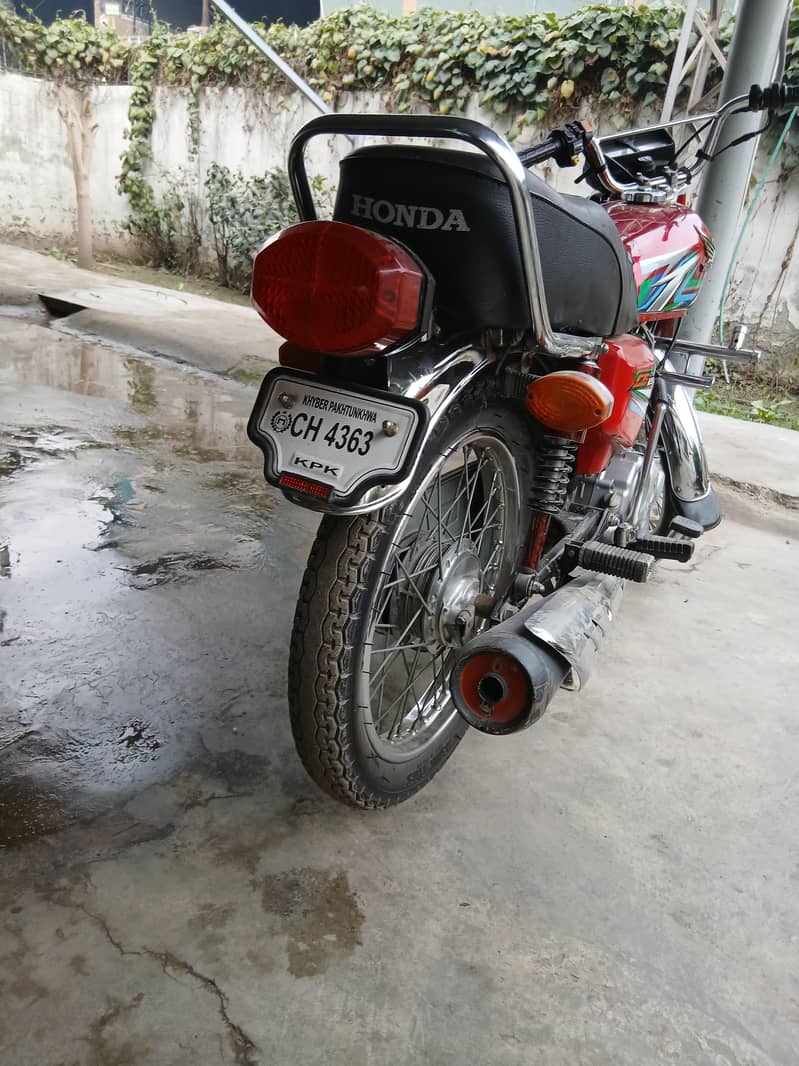 جی ہونڈا موٹر سائیکل ہے 2023 ماڈل ہے 3