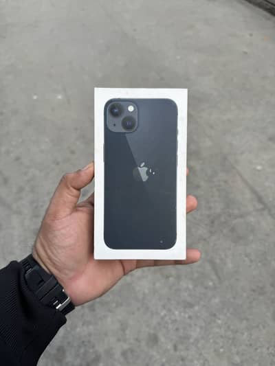 iPhone 13 Box Pack
