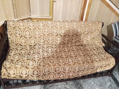 5 Seater Well Maintained Sofa For Sale