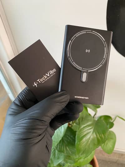 Monster 5000mah powerbank magsafe