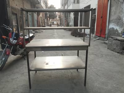 Table And Mirror counter 03009650241