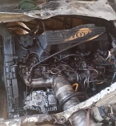 Toyota 2c diesel engine ok condition contact Whatsapp 03702191033