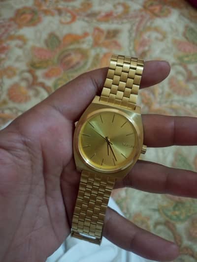 NIXON WATCH URGENT SALE