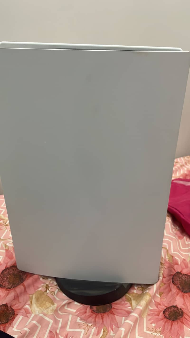 PS5 CONSOLE 1
