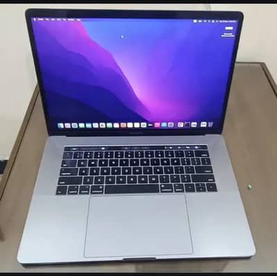 MacBook pro 2016 i7 15 inch