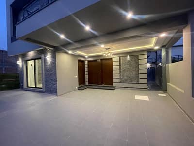 10 Marla Brand New Full House 5 Bed Accommodation 2 American Kitchen 1 Servant Two Species TV Lounge Available For Rent In Bahria Enclave