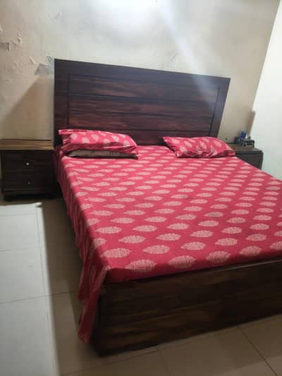 Selling 1 Year Used Bedroom Set