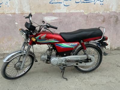 Honda 70cc 2017 model Peshawar raster contact number 03025872079