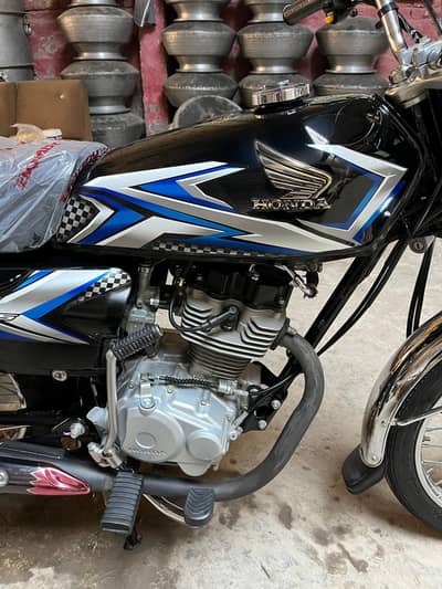 Honda 125 jis na Lena ho wahi rabtya karya sukriya
