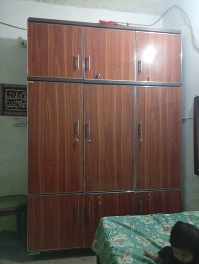 9door almari urgent sale