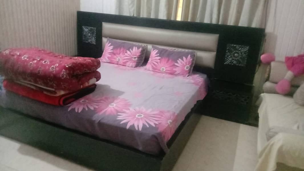 Bed set with side table 3
