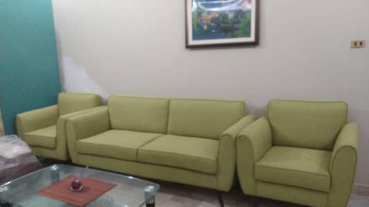 6 seater sofa set in very good condition