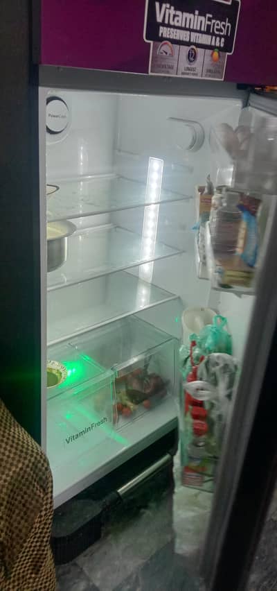 dawlance jambo size led light total new conditions and good rate