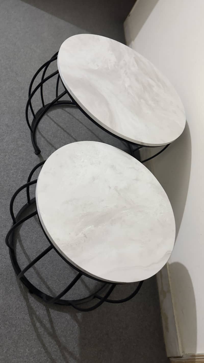 Coffee table / center table 0