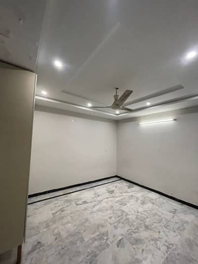 1 room flat available for rent