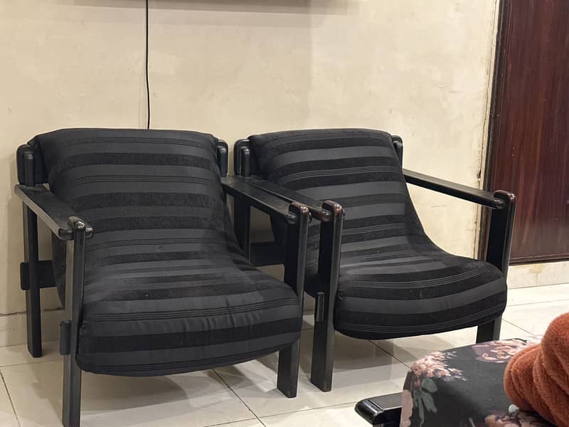 Chairs 0