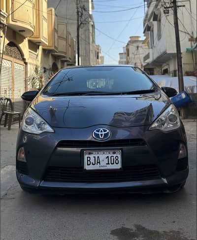 Toyota Aqua S 2014 | Original Paint | Karachi Registered