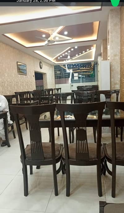 brand new 6 chair and table