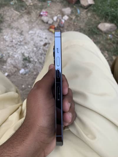 Iphone 13 pro 128 battery health 87 condition 10,95