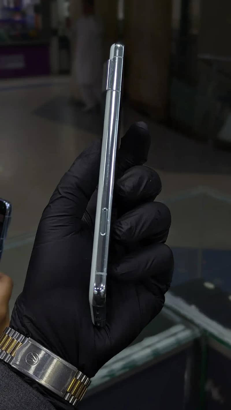 Google Pixel 8 pro 4