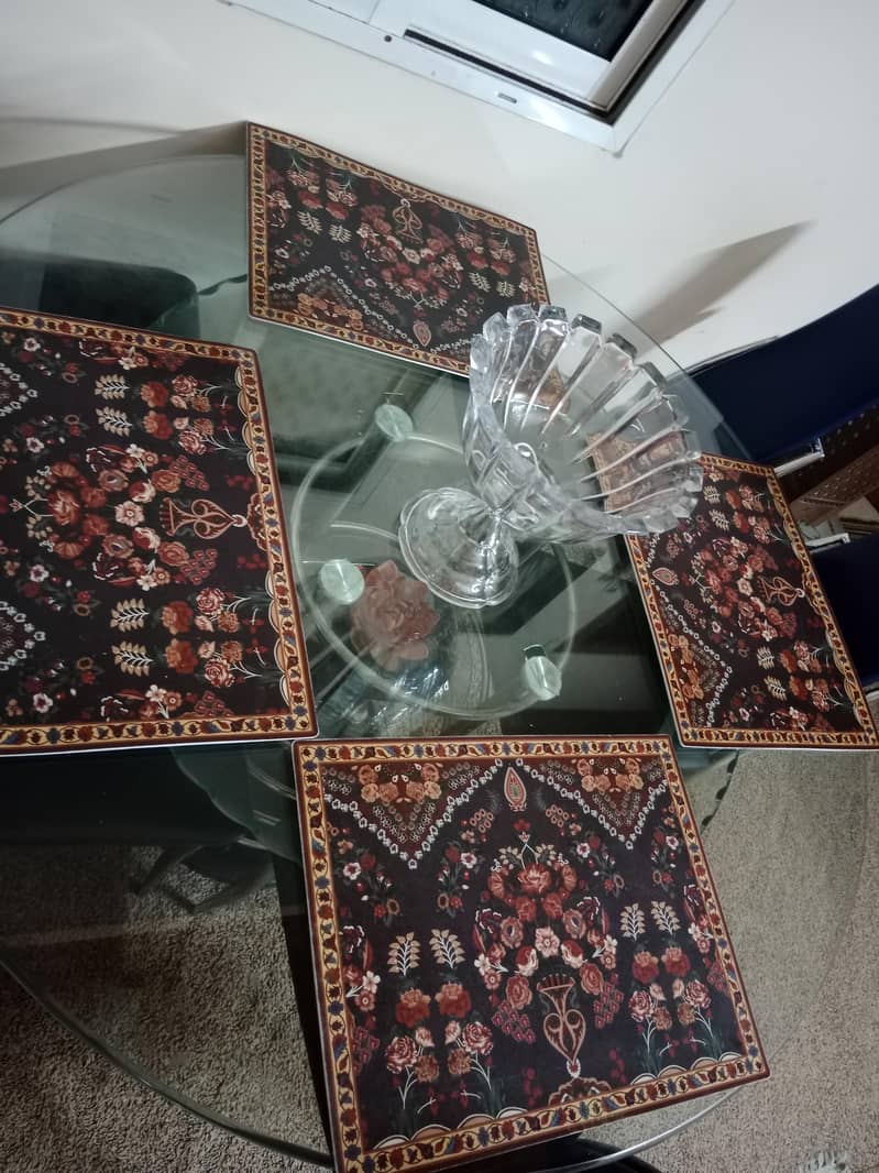 stylish mini dinning table 2