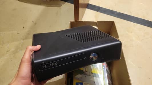 Xbox 360 S + Kinect + 26 games