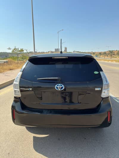 Toyota Prius Alpha 2014 for sale just only for serious buyers.