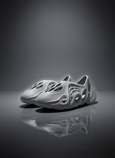 Mens YEEZY foam Size 44-45