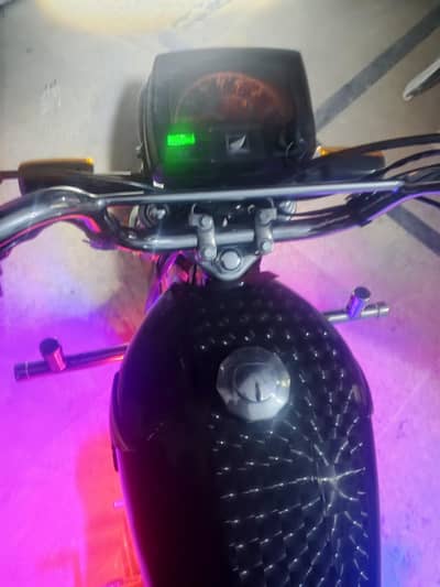 CD 70 Black 2025 model contact number ye ha. 03000979844