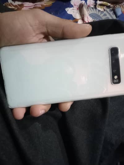 galaxy s10 plus patch 03  0 2.4. 3.8. 4.8 5.7