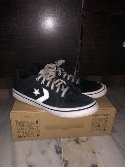 Converse (Fashioned Sneakers)