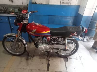 CG honda 125 2012 model. urgent sale. with bio matric d. i khan num