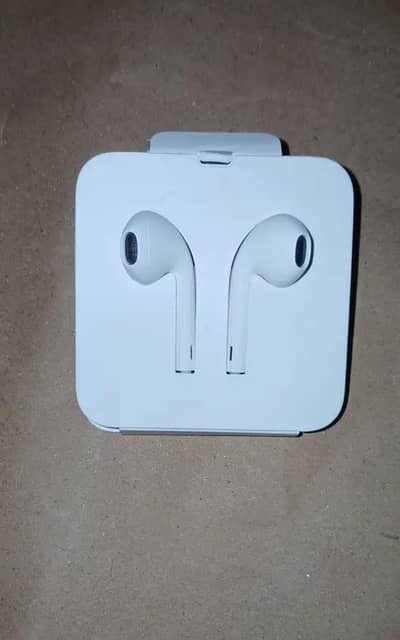 apple iphone lightning 100% original handfree its Gurantee for Genuine